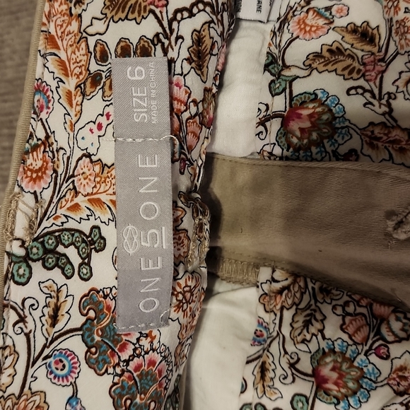 Shorts - Picture 3 of 4